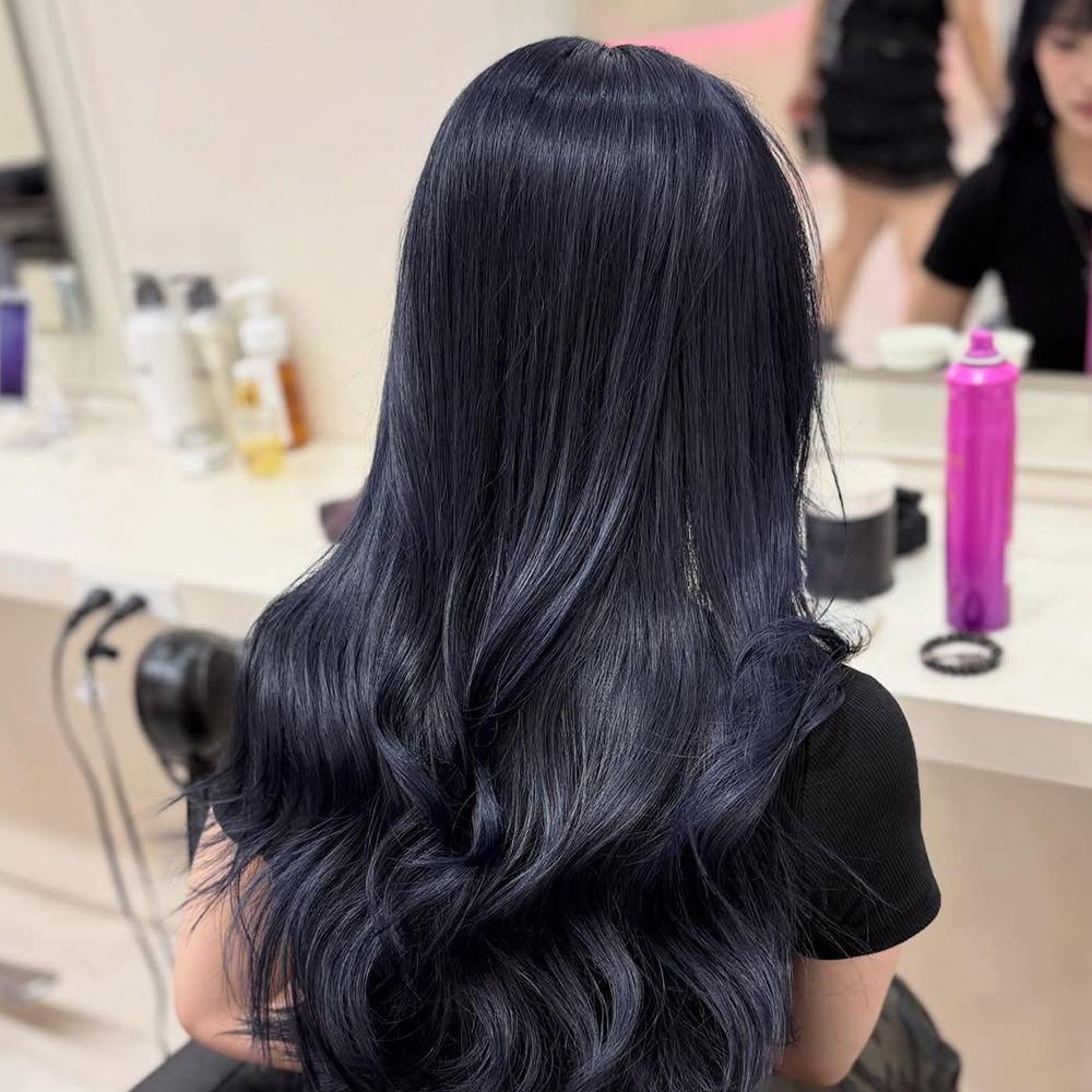秋冬髮色 藍黑 顯白